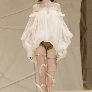 Off-Shoulder White Ruffled Balloon Sleeve Blouse